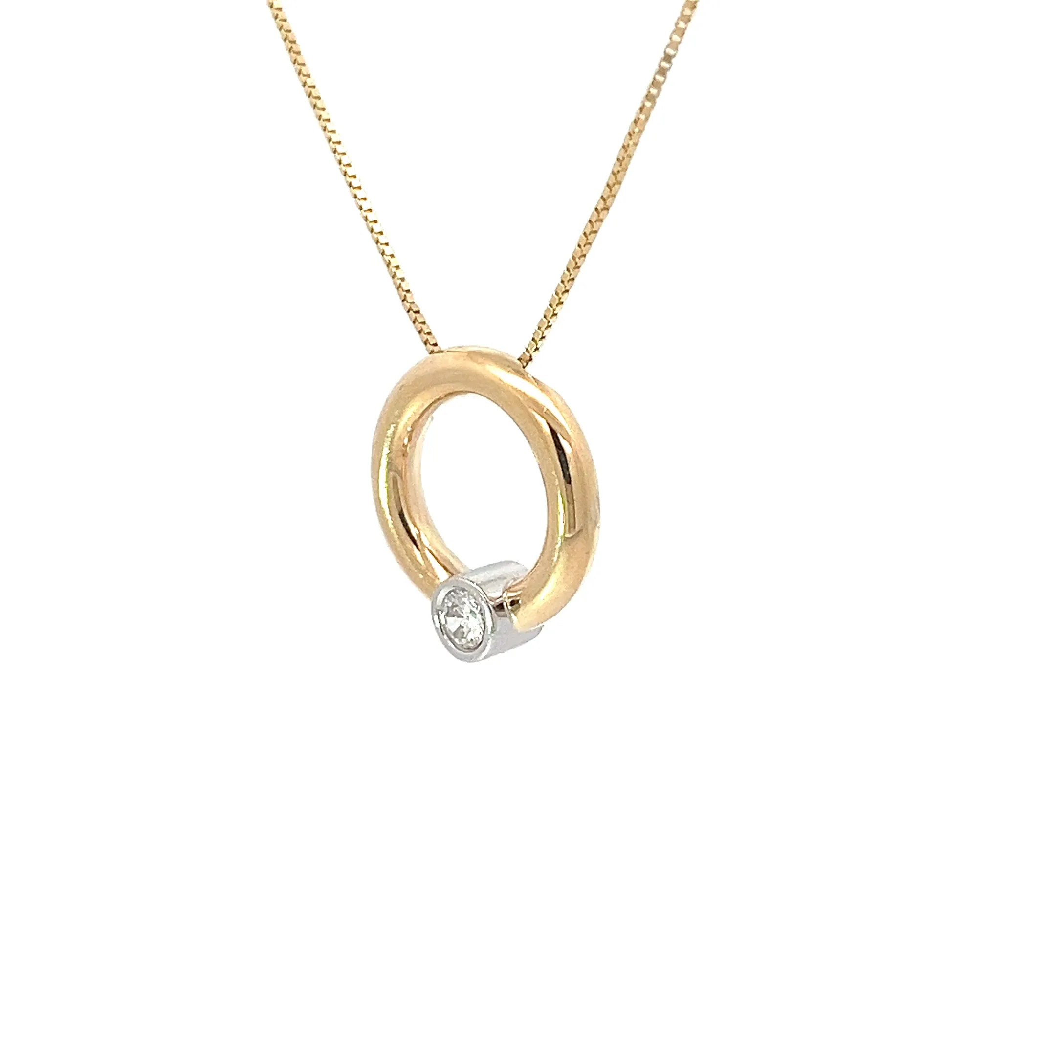 14k Yellow Gold .15ct G SI1 Round Diamond Circle Pendant