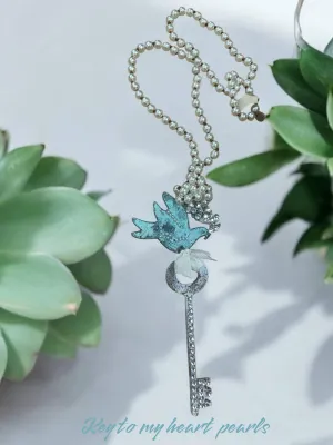A Rare Bird Pearls and Birds Necklace