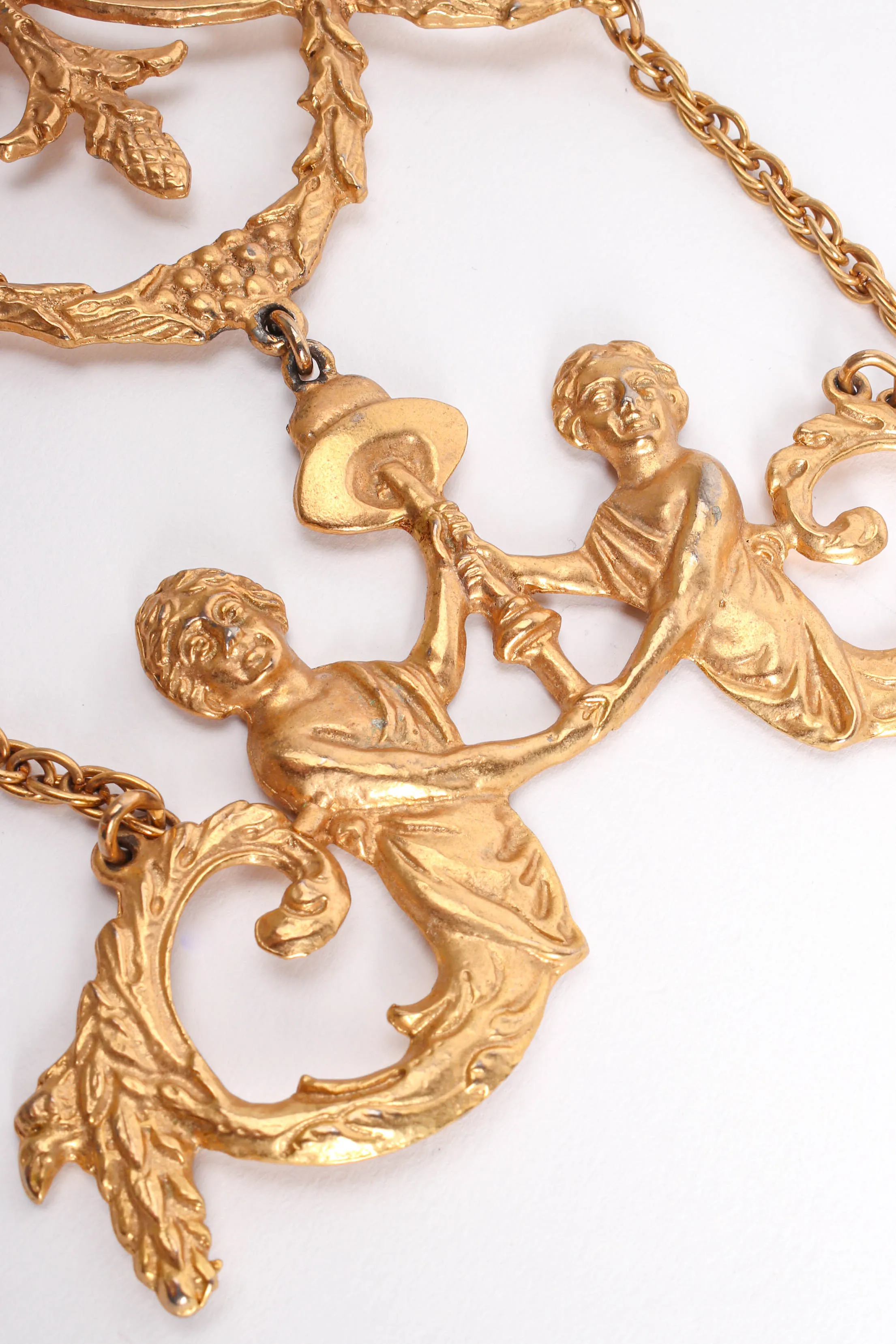Baroque Mermaid Plate Necklace