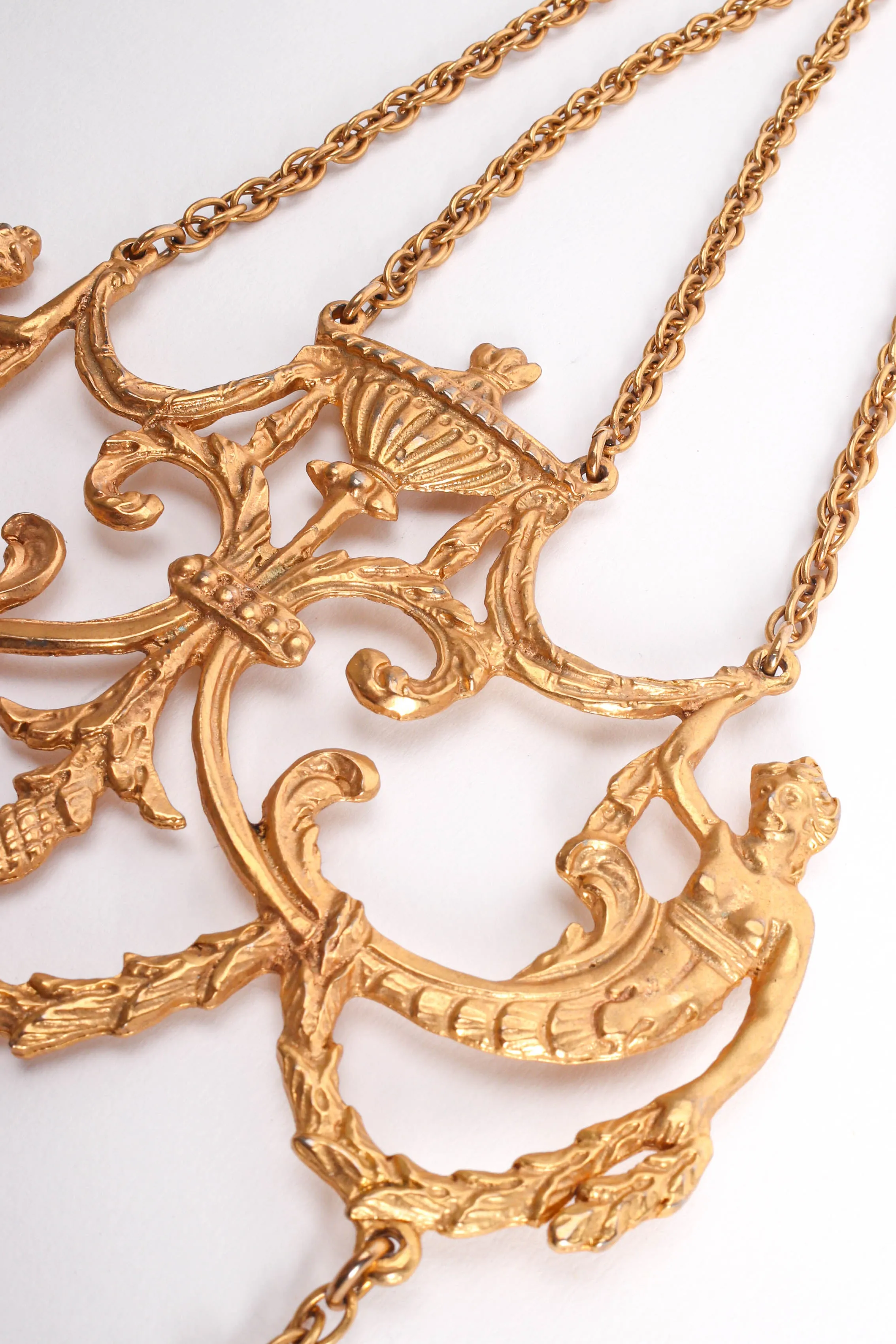 Baroque Mermaid Plate Necklace