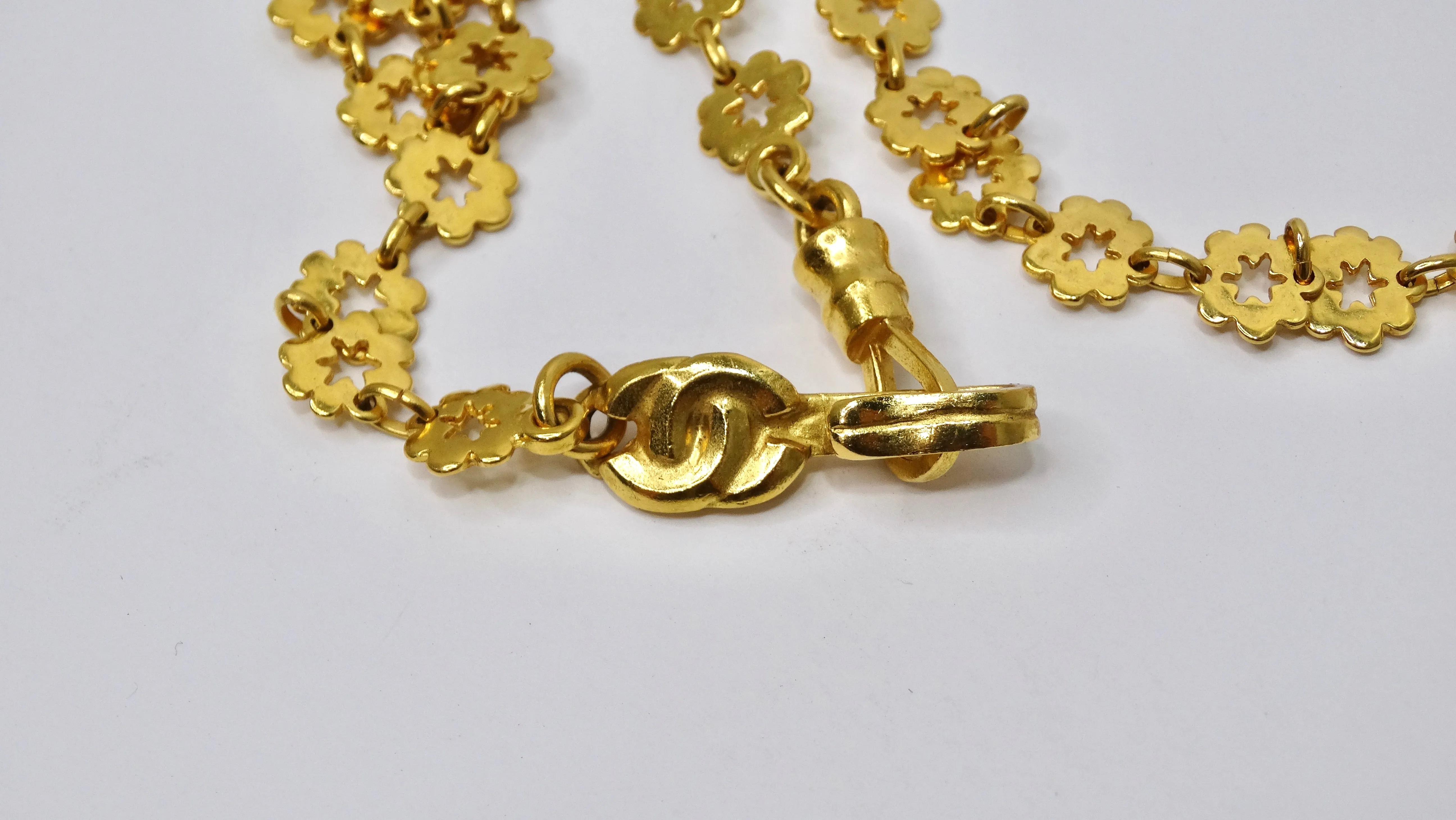 Chanel 1996 Glass Pendant Flower Necklace