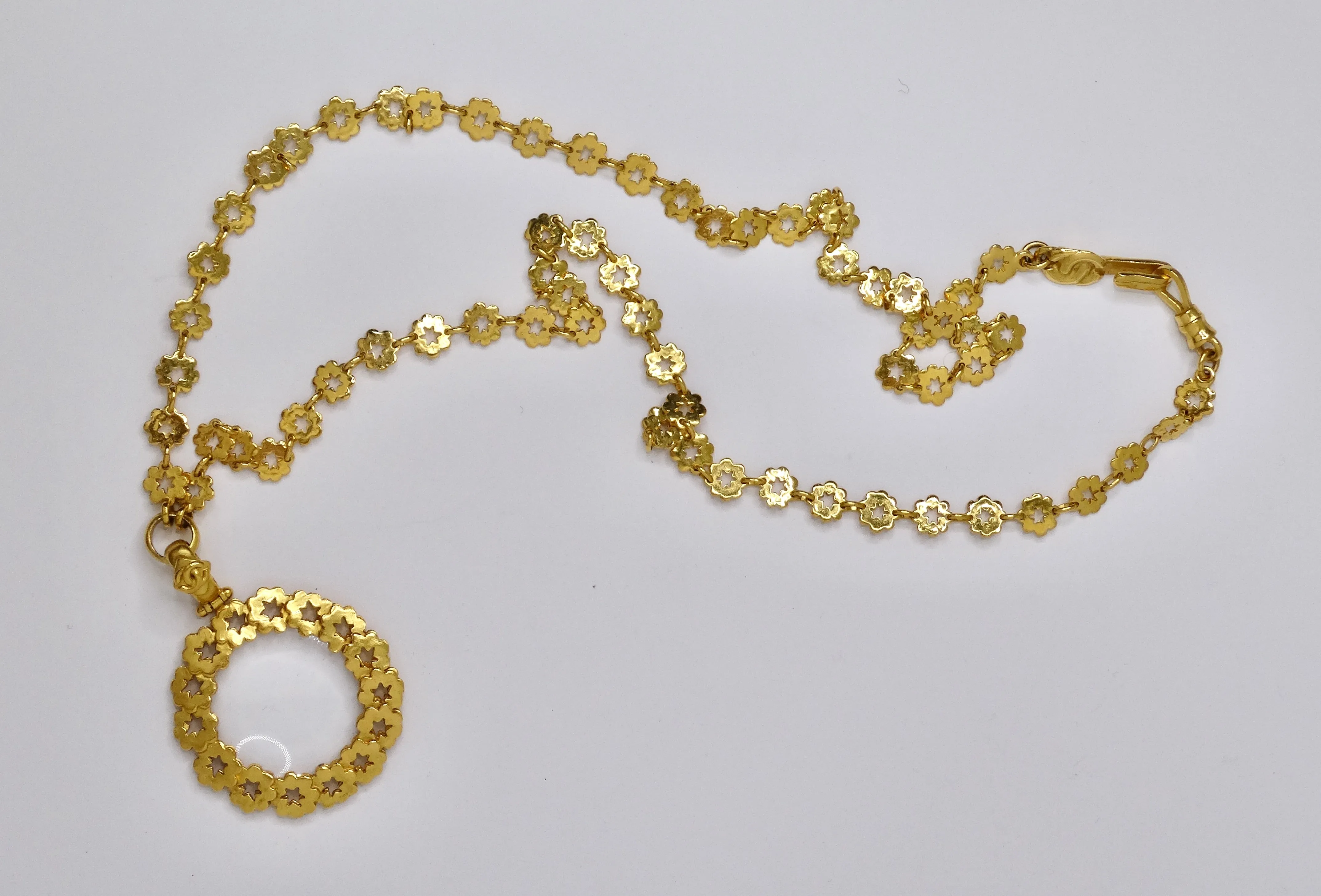 Chanel 1996 Glass Pendant Flower Necklace