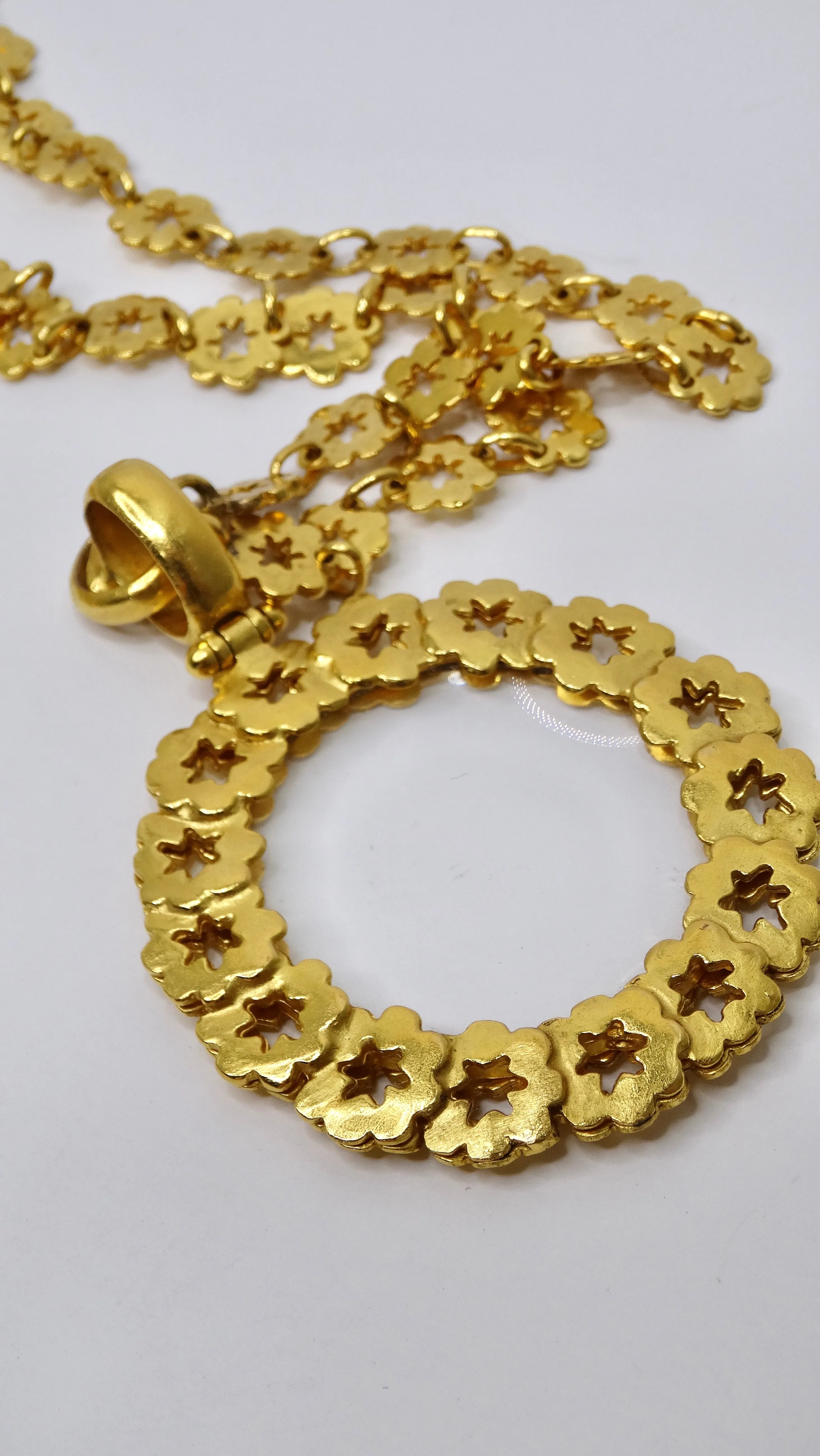 Chanel 1996 Glass Pendant Flower Necklace