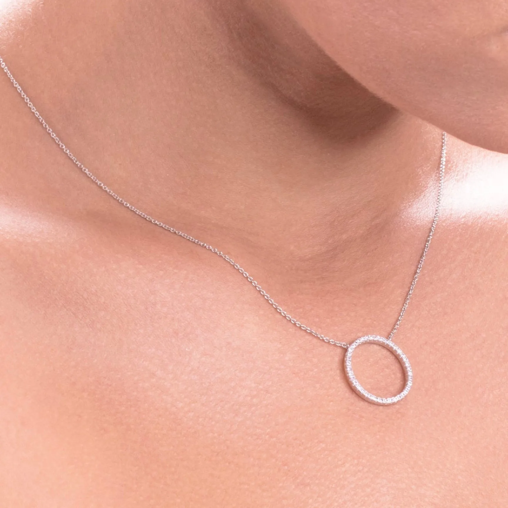 Dainty Circle Necklace