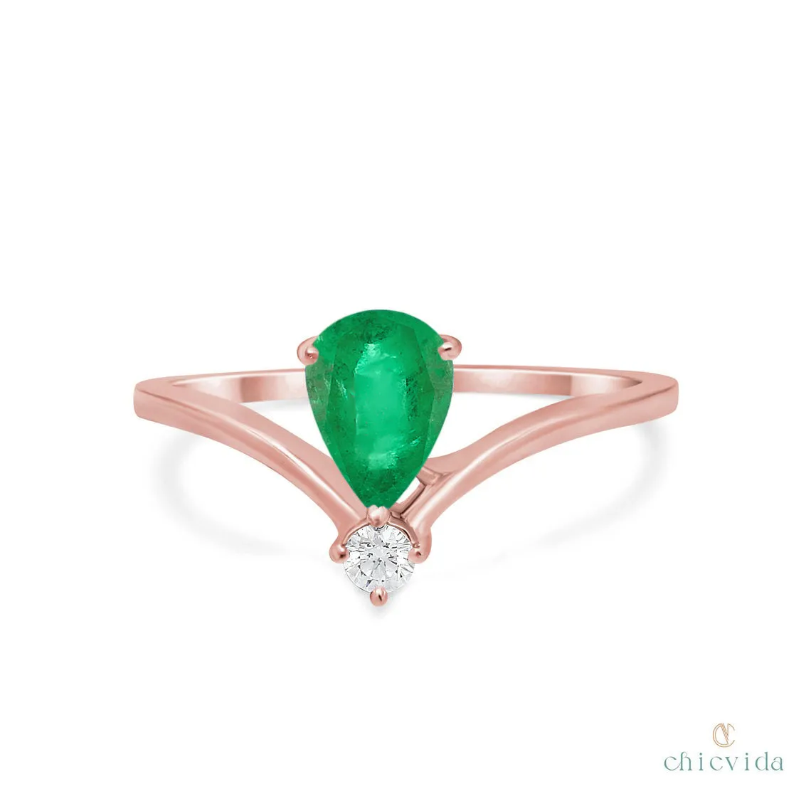 Dazzling Star Emerald Ring