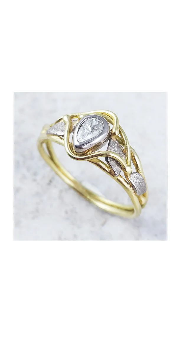 Diamond ring in yellow and white gold