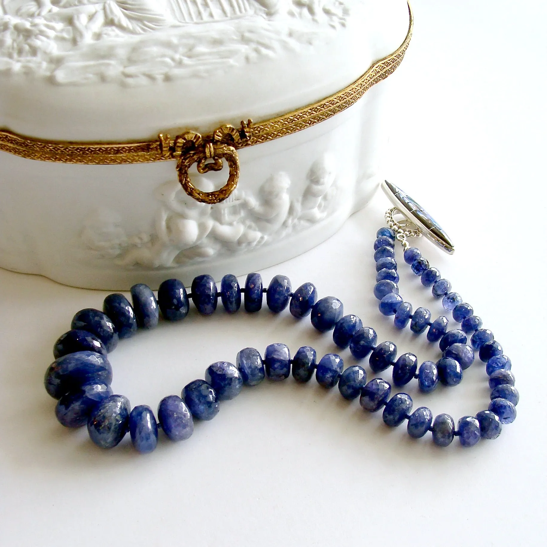 Graduated Luxe Tanzanite Choker Necklace - Amalie Necklace