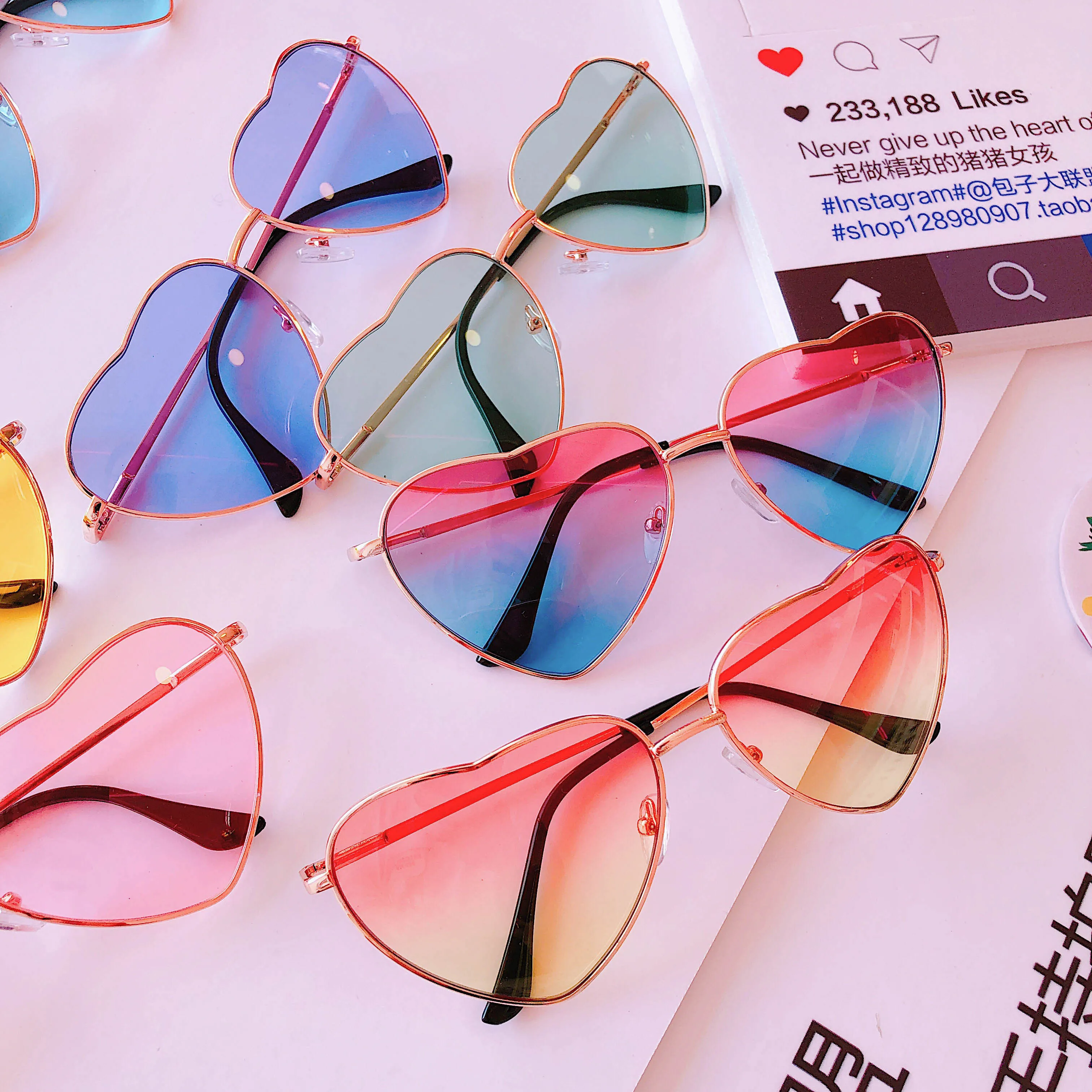 Heart-shaped glasses KF81282