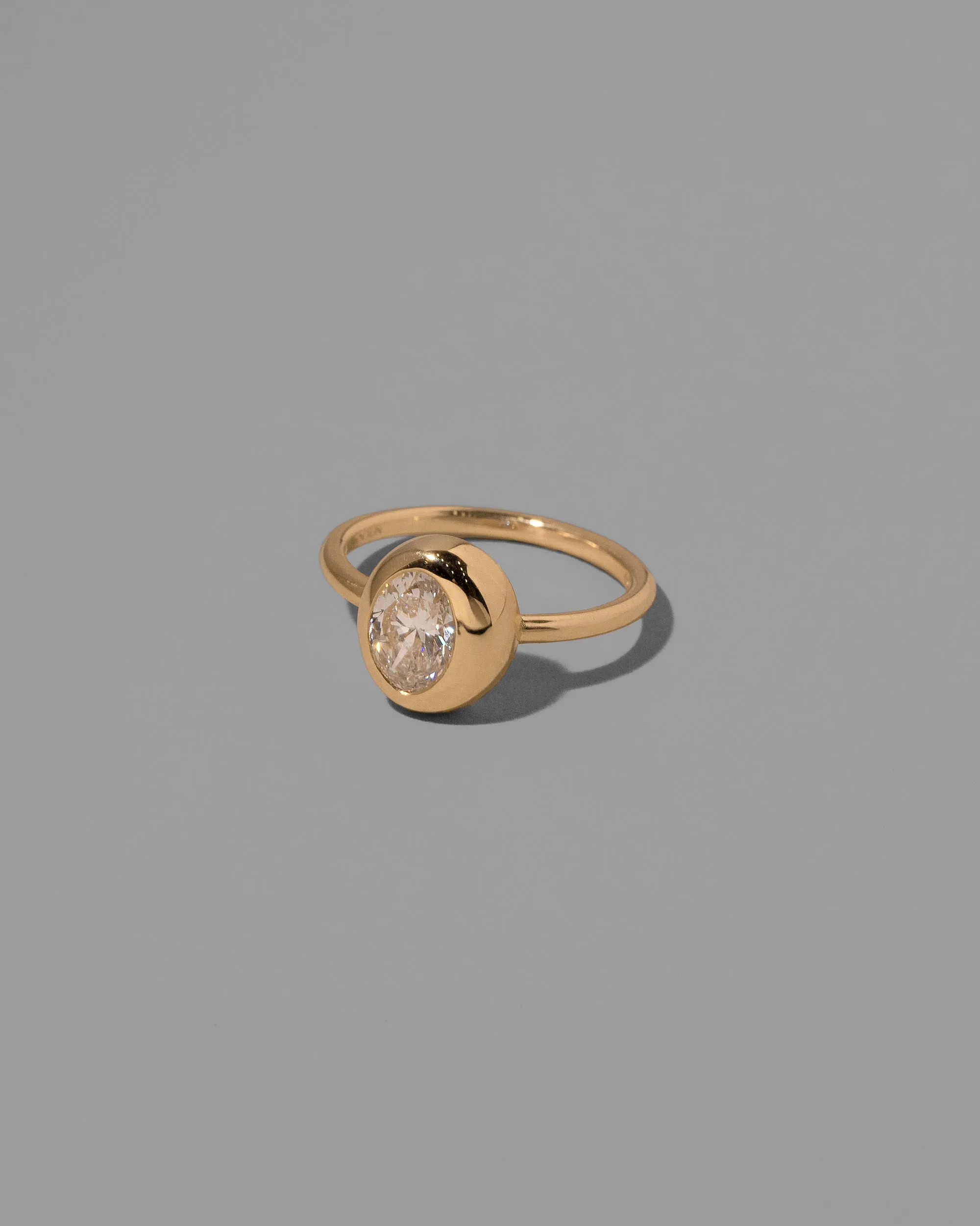 Precise Ring - Oval Diamond