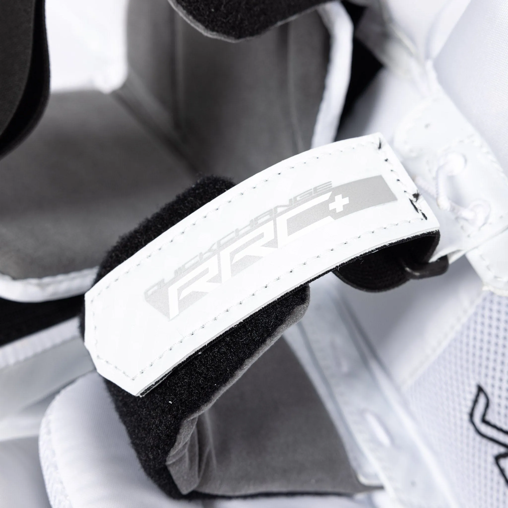 Vaughn Velocity V10 Junior Goalie Leg Pads