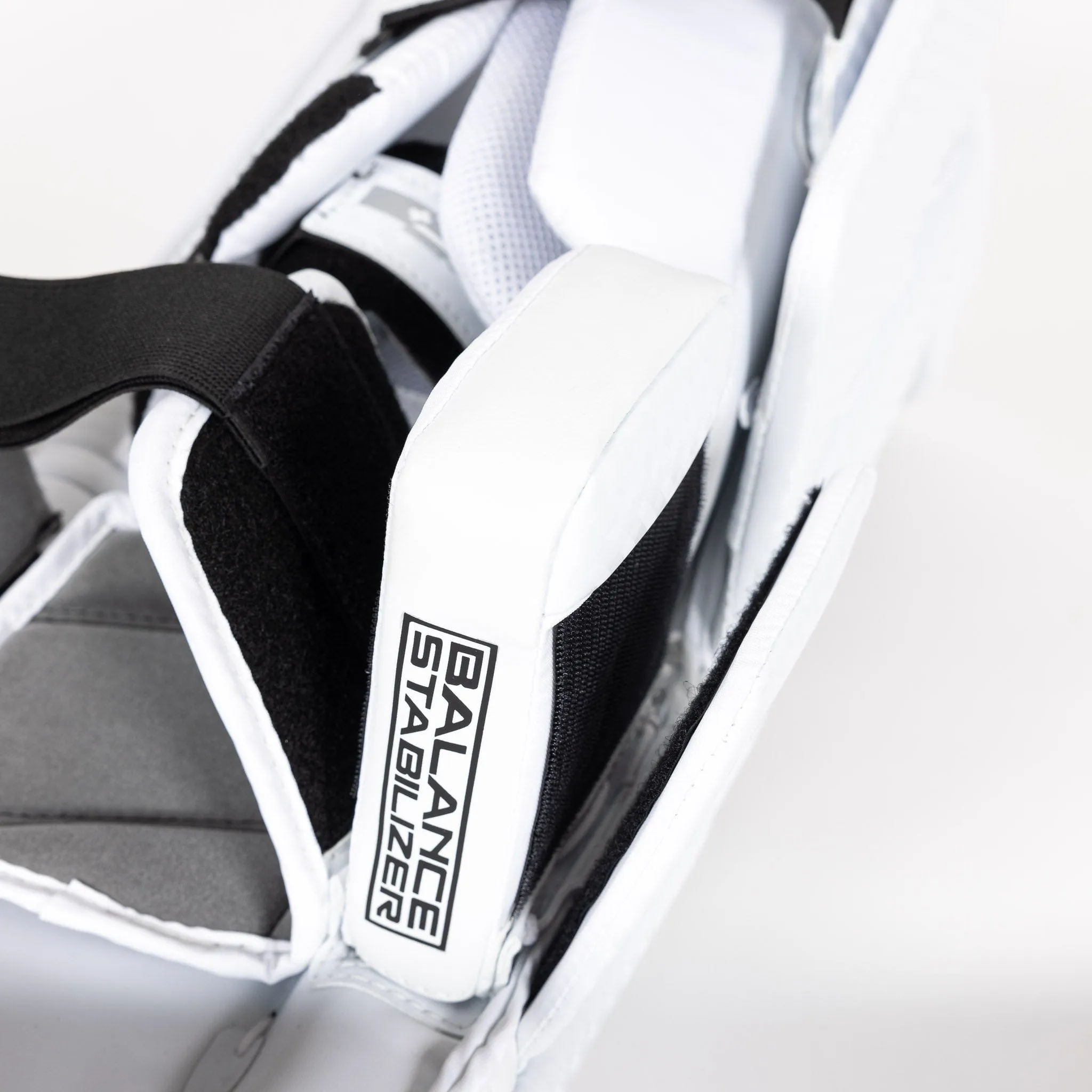 Vaughn Velocity V10 Junior Goalie Leg Pads