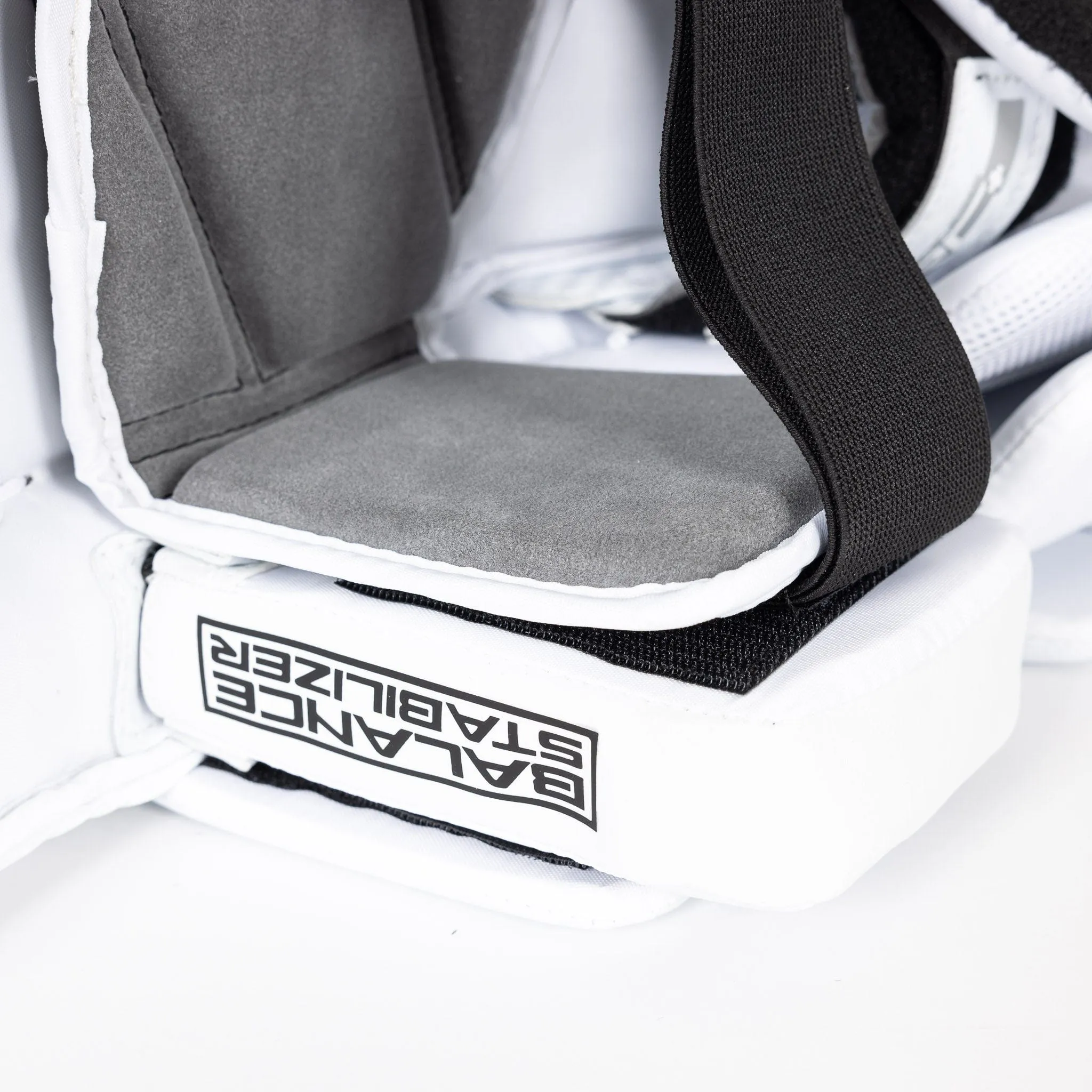 Vaughn Velocity V10 Junior Goalie Leg Pads
