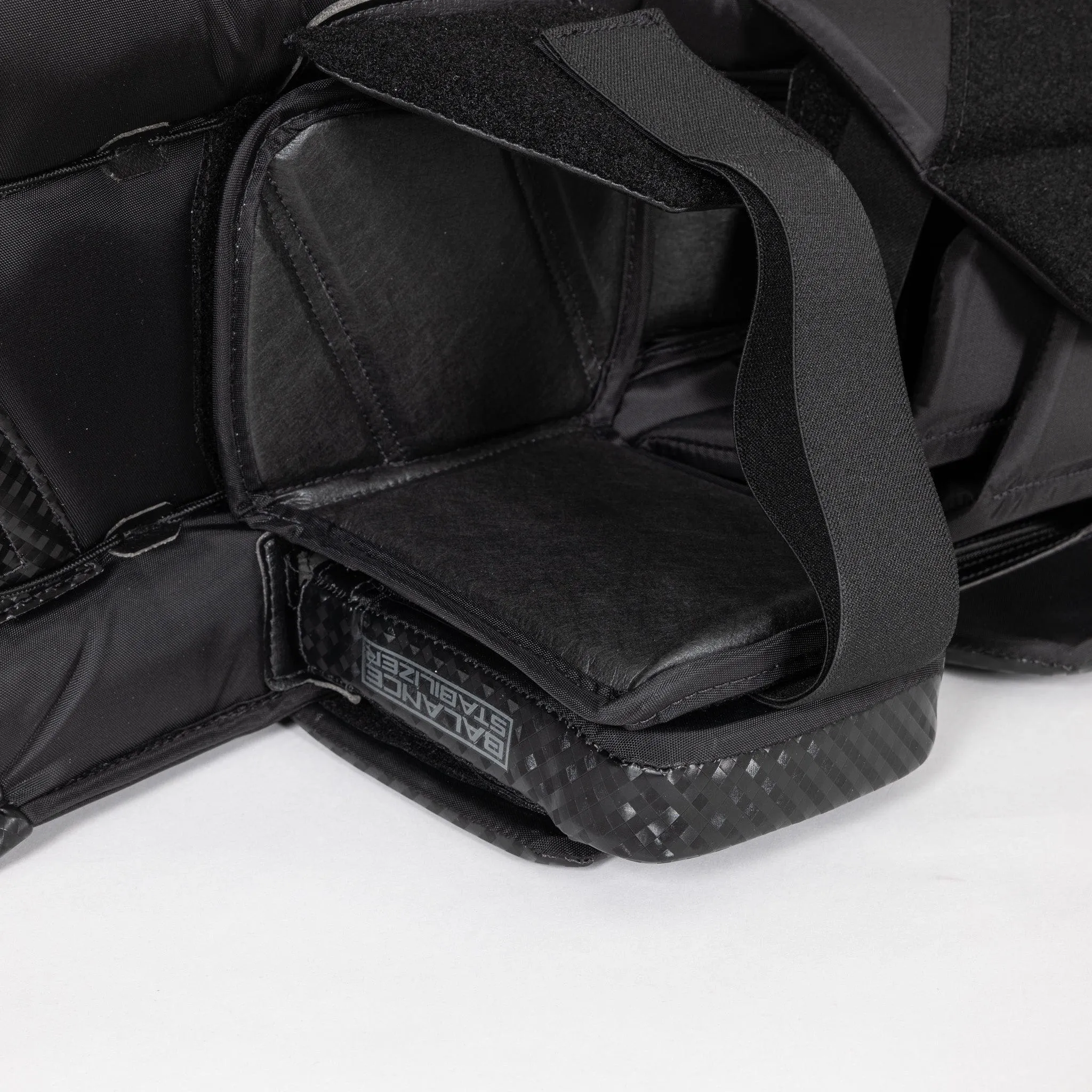 Vaughn Velocity V10 Pro Carbon Senior Goalie Leg Pads - 7500 Graphic