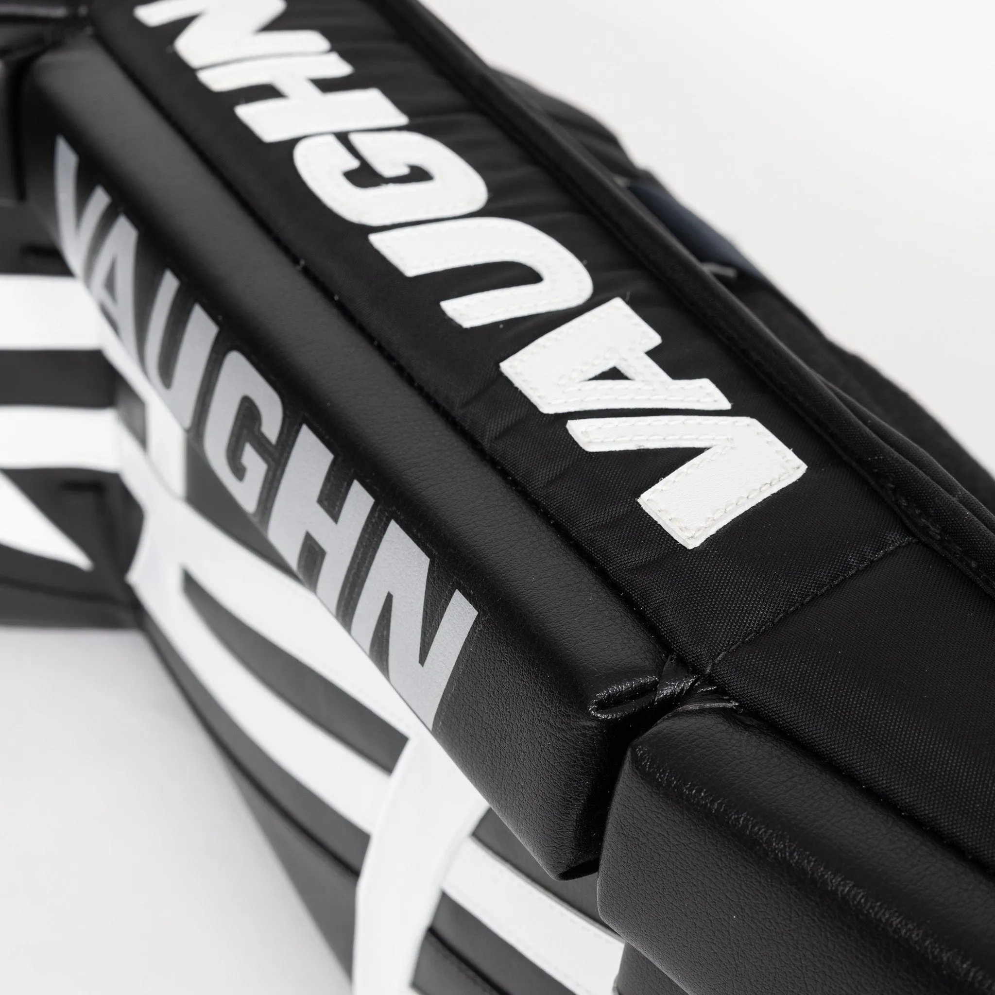 Vaughn Velocity V10 Pro Carbon Senior Goalie Leg Pads - 7500 Graphic