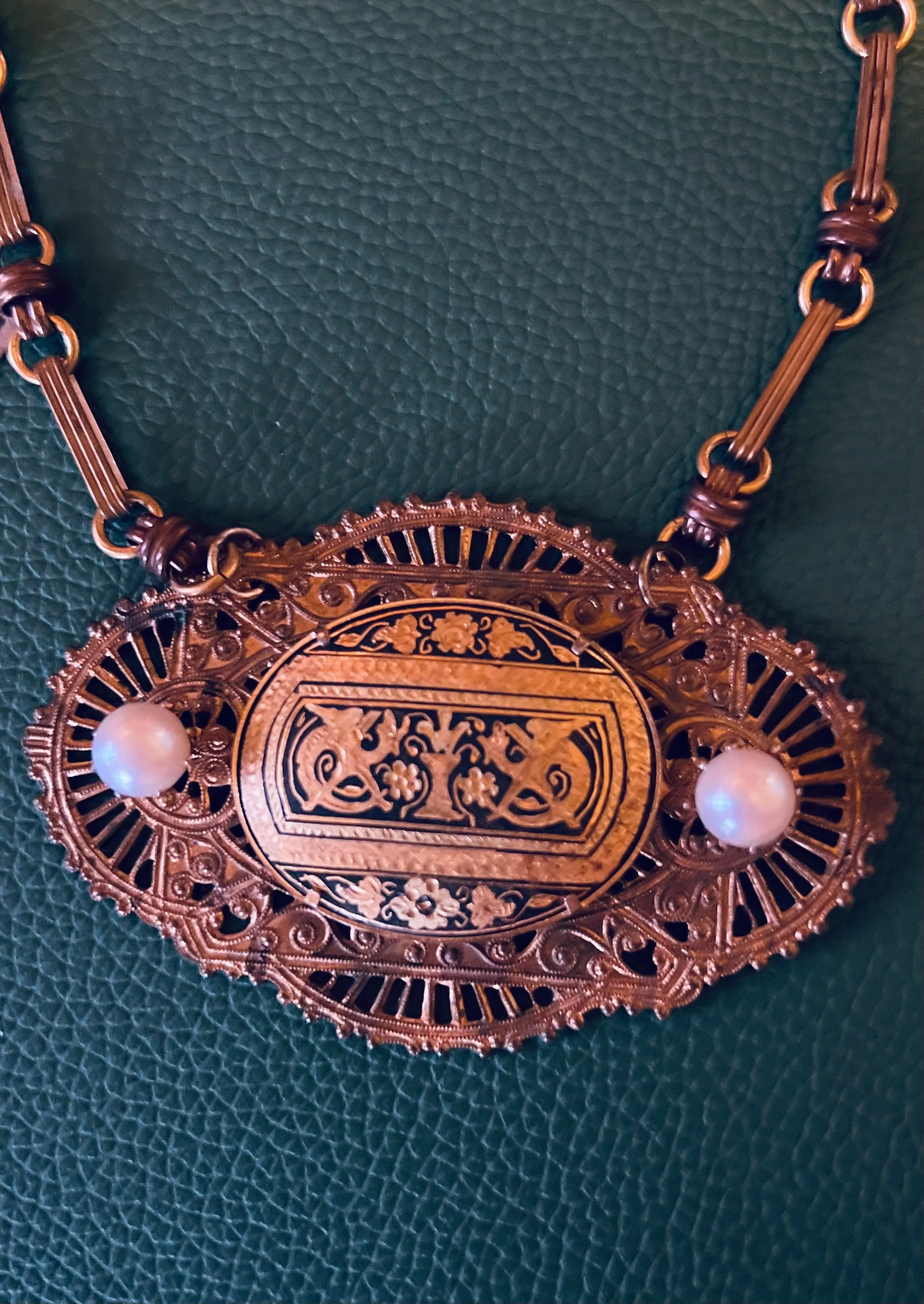 Vintage Chain w/ Vintage Damascene Pendant